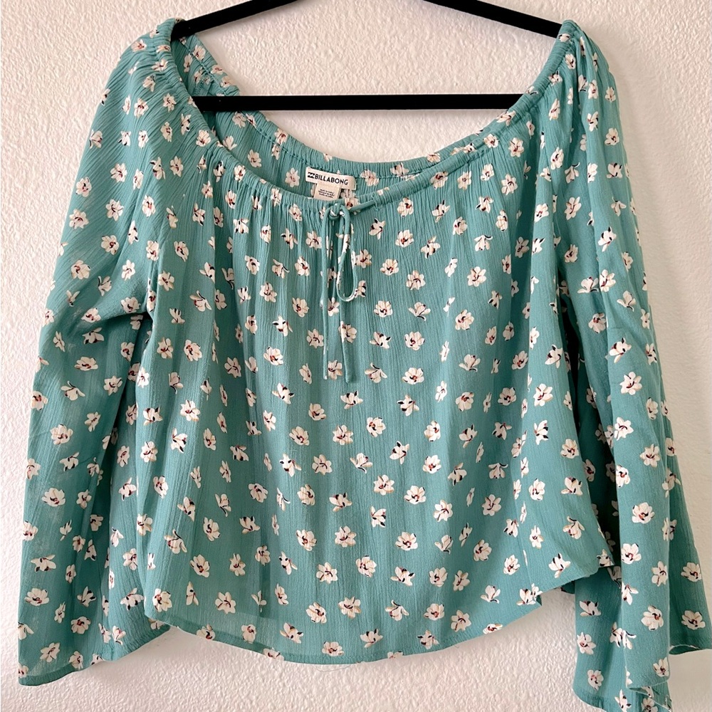 Billabong Green Matching Floral Skirt and Top set.